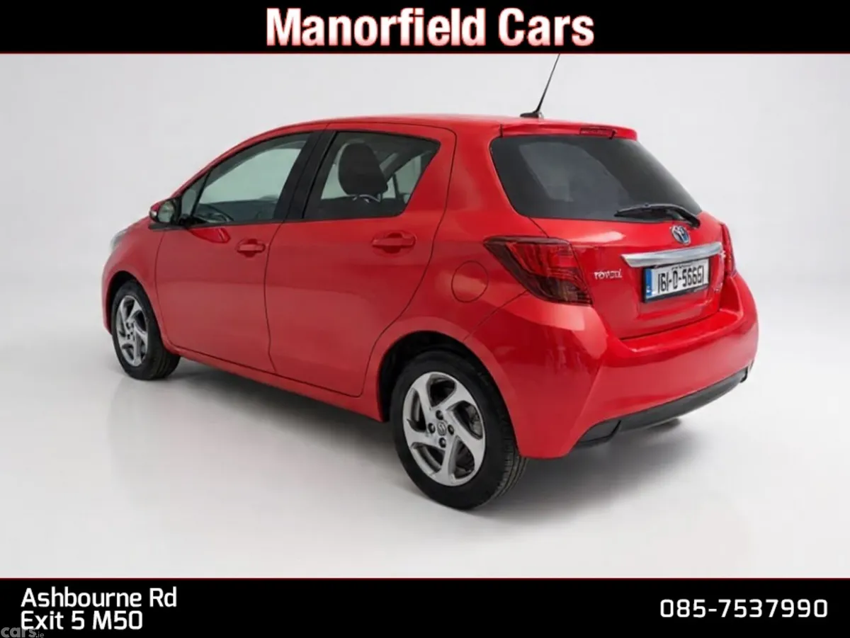 Toyota Yaris Hatchback, Petrol Hybrid, 2016, Red