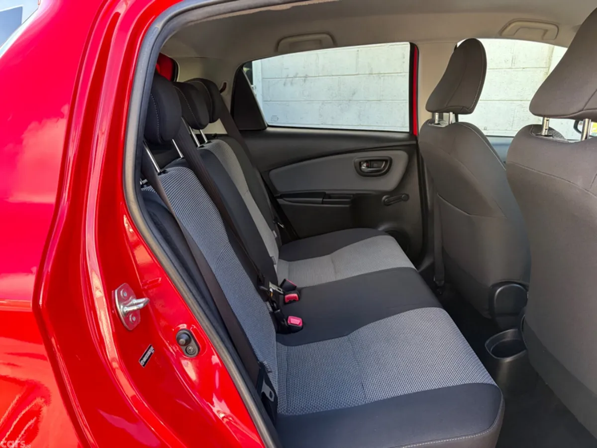 Toyota Yaris Hatchback, Petrol Hybrid, 2016, Red