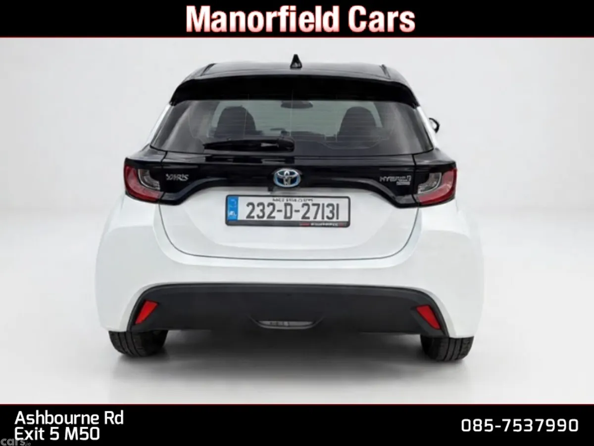 Toyota Yaris Hatchback, Petrol Hybrid, 2023, White