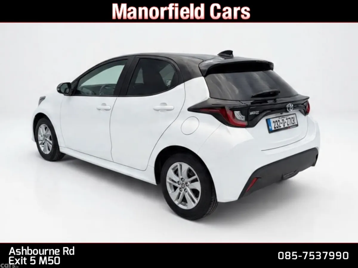 Toyota Yaris Hatchback, Petrol Hybrid, 2023, White