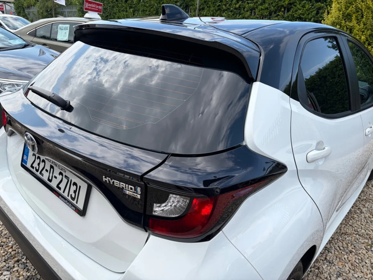 Toyota Yaris Hatchback, Petrol Hybrid, 2023, White