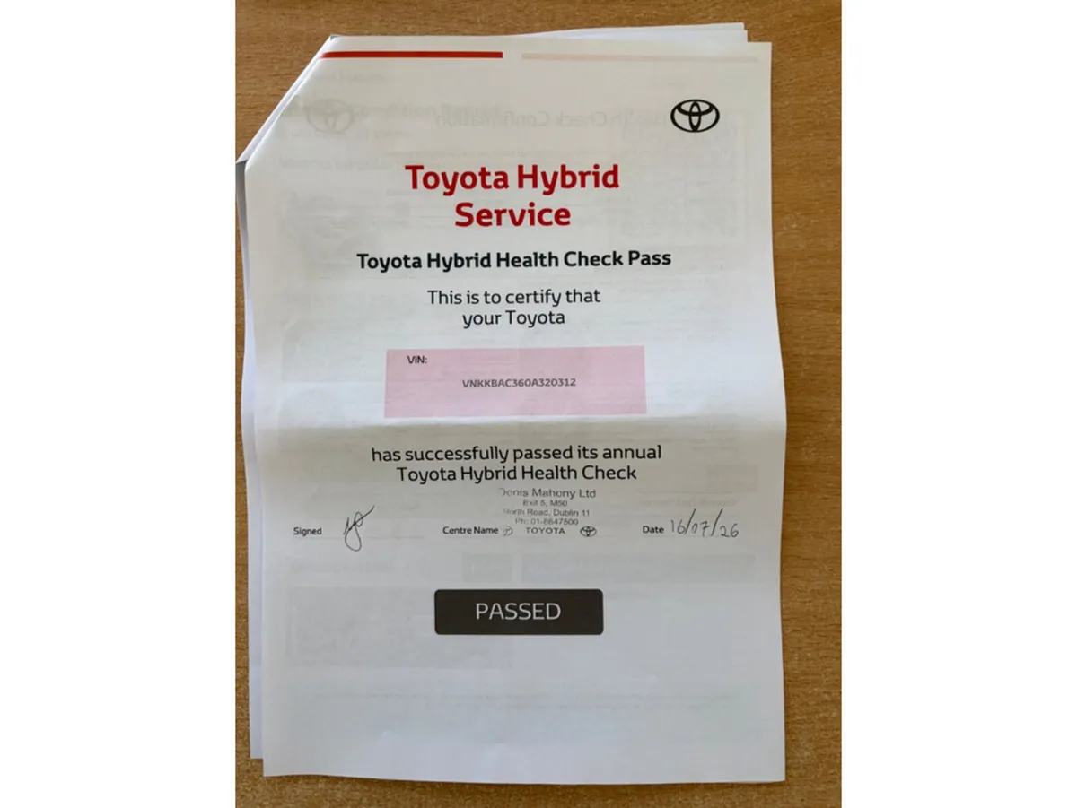 Toyota Yaris Hatchback, Petrol Hybrid, 2023, White