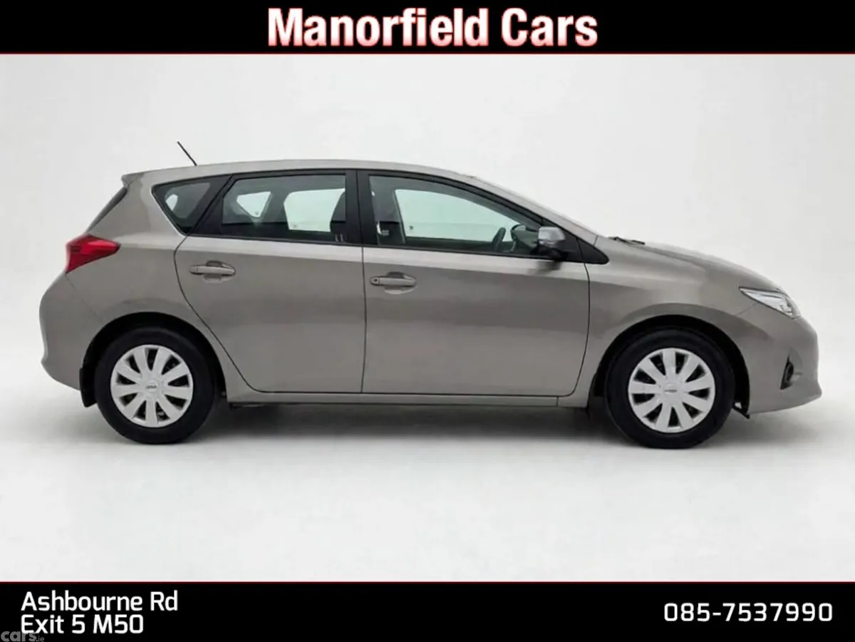 Toyota Auris Hatchback, Petrol, 2014, Grey