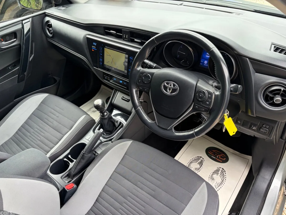 Toyota Auris Hatchback, Petrol, 2019, Grey