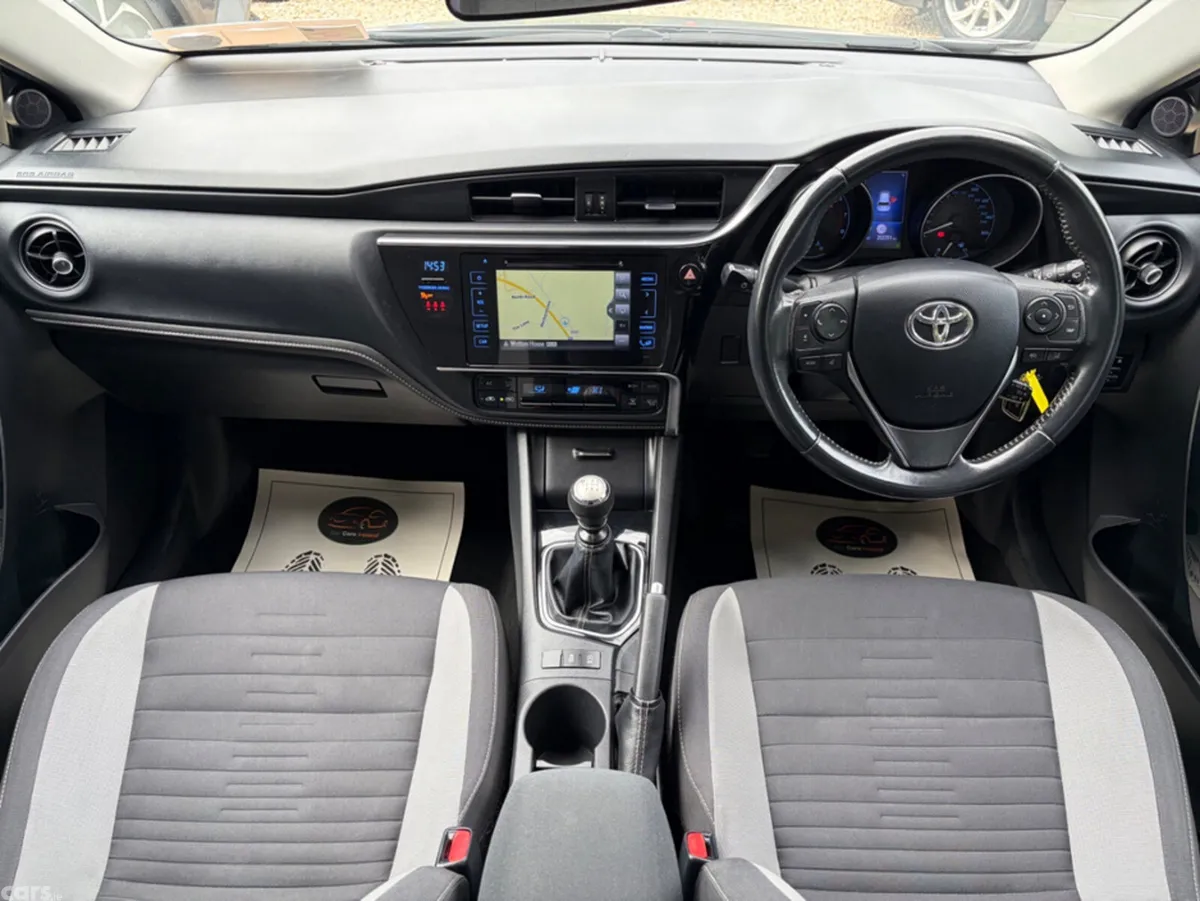 Toyota Auris Hatchback, Petrol, 2019, Grey