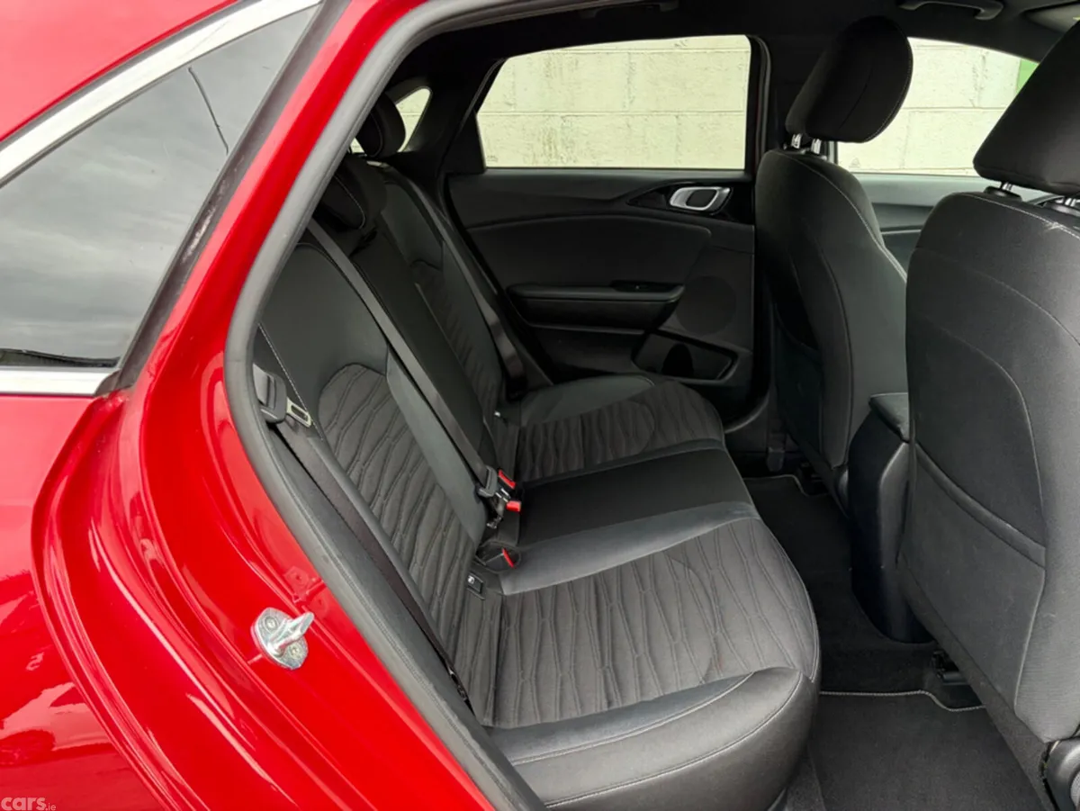 Kia Ceed Hatchback, Petrol, 2022, Red