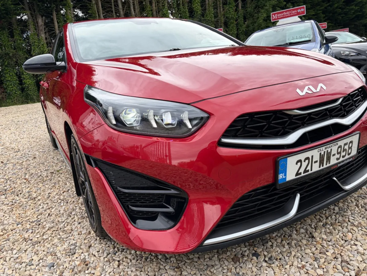 Kia Ceed Hatchback, Petrol, 2022, Red
