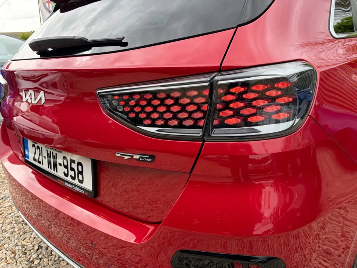 Kia Ceed Hatchback, Petrol, 2022, Red