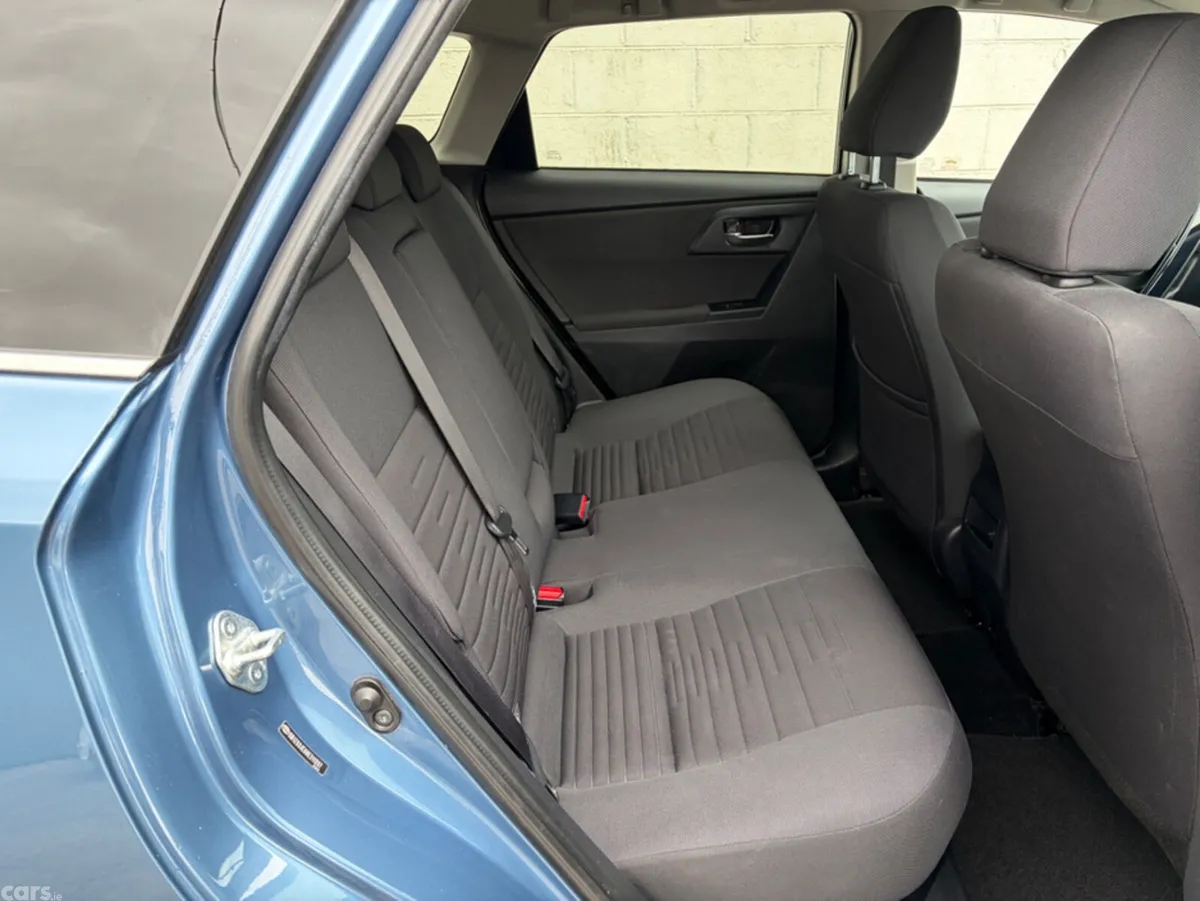 Toyota Auris Estate, Petrol Hybrid, 2016, Blue