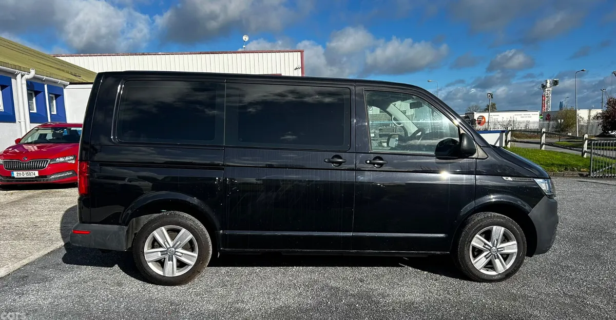 Volkswagen Transporter MPV, Diesel, 2021, Black