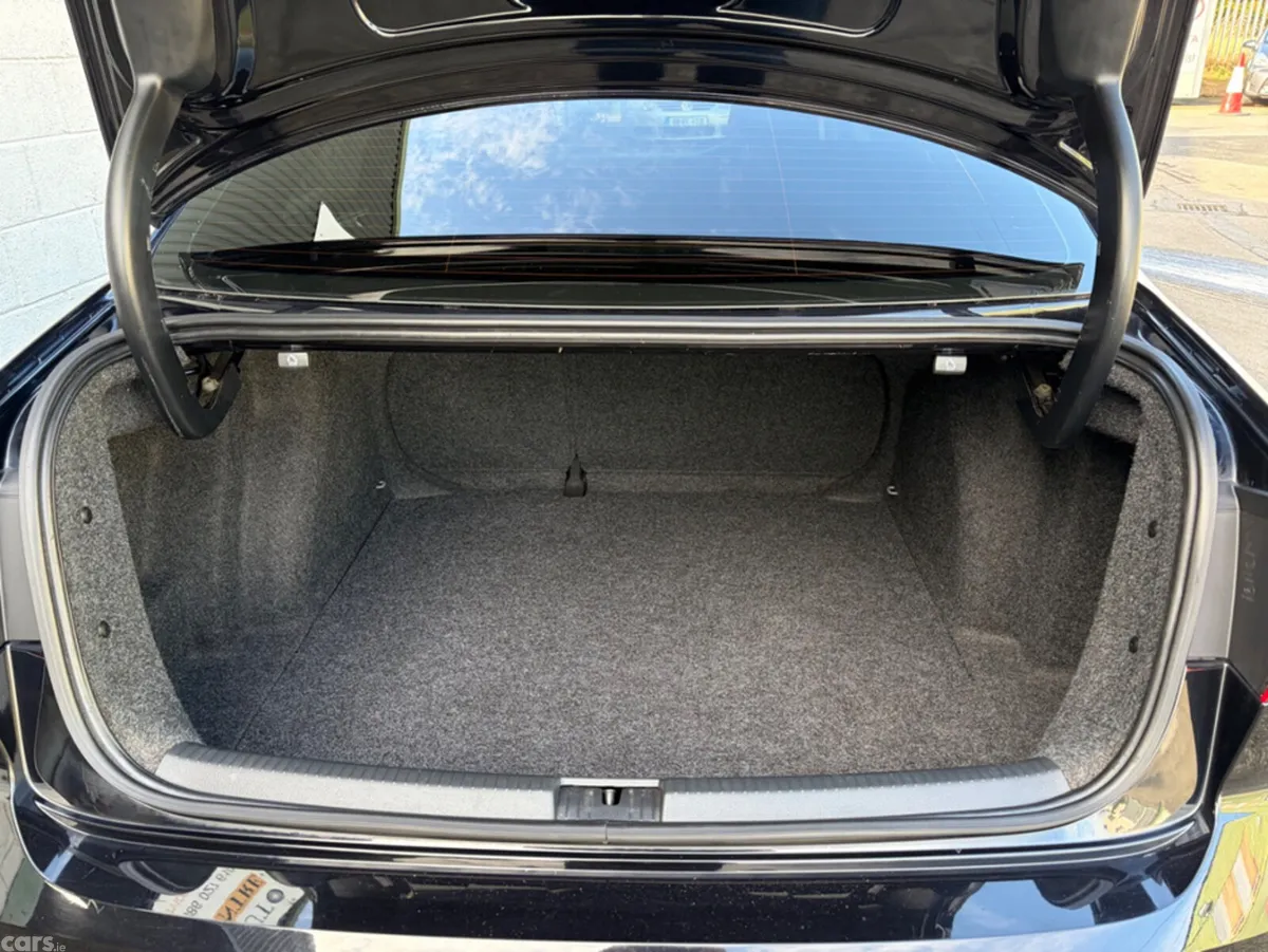 Volkswagen Jetta Saloon, Petrol, 2016, Black