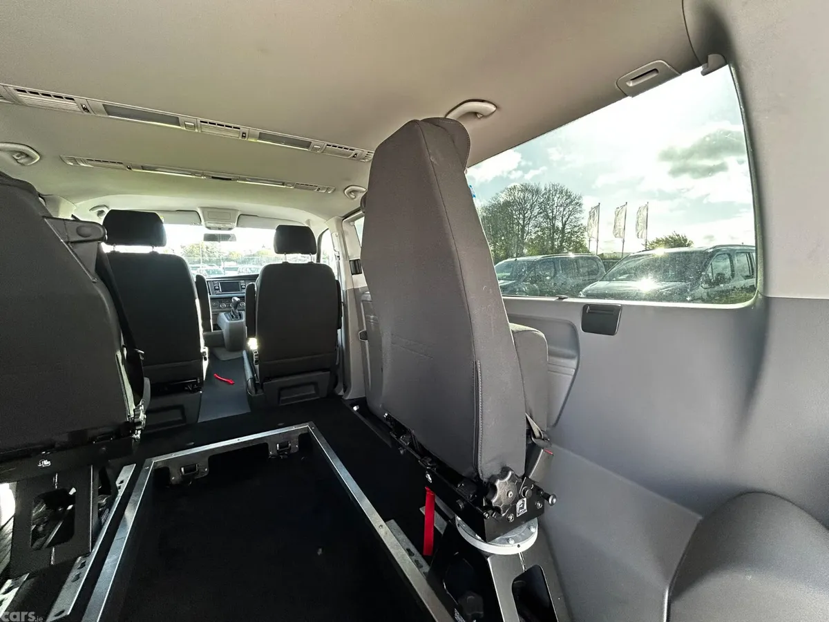 Volkswagen Transporter MPV, Diesel, 2021, Black