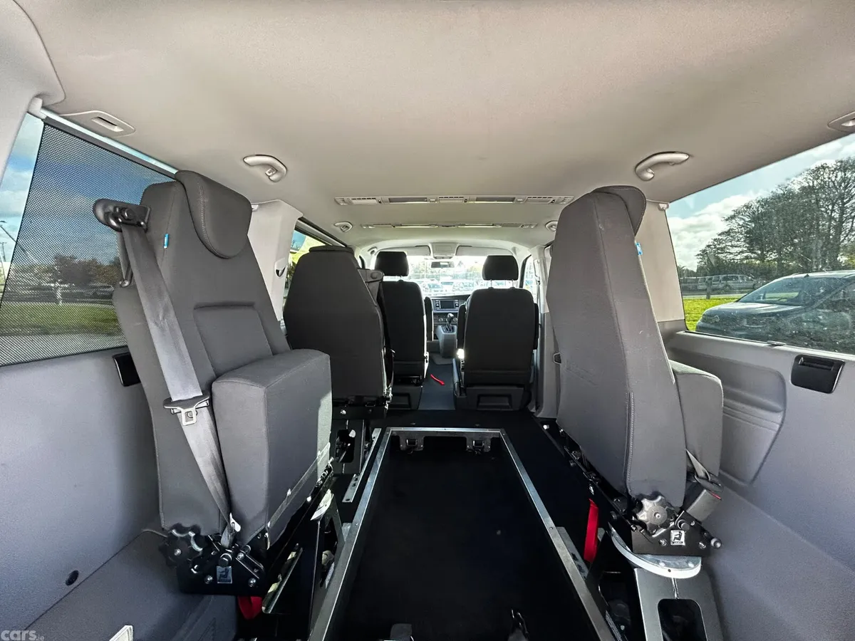 Volkswagen Transporter MPV, Diesel, 2021, Black