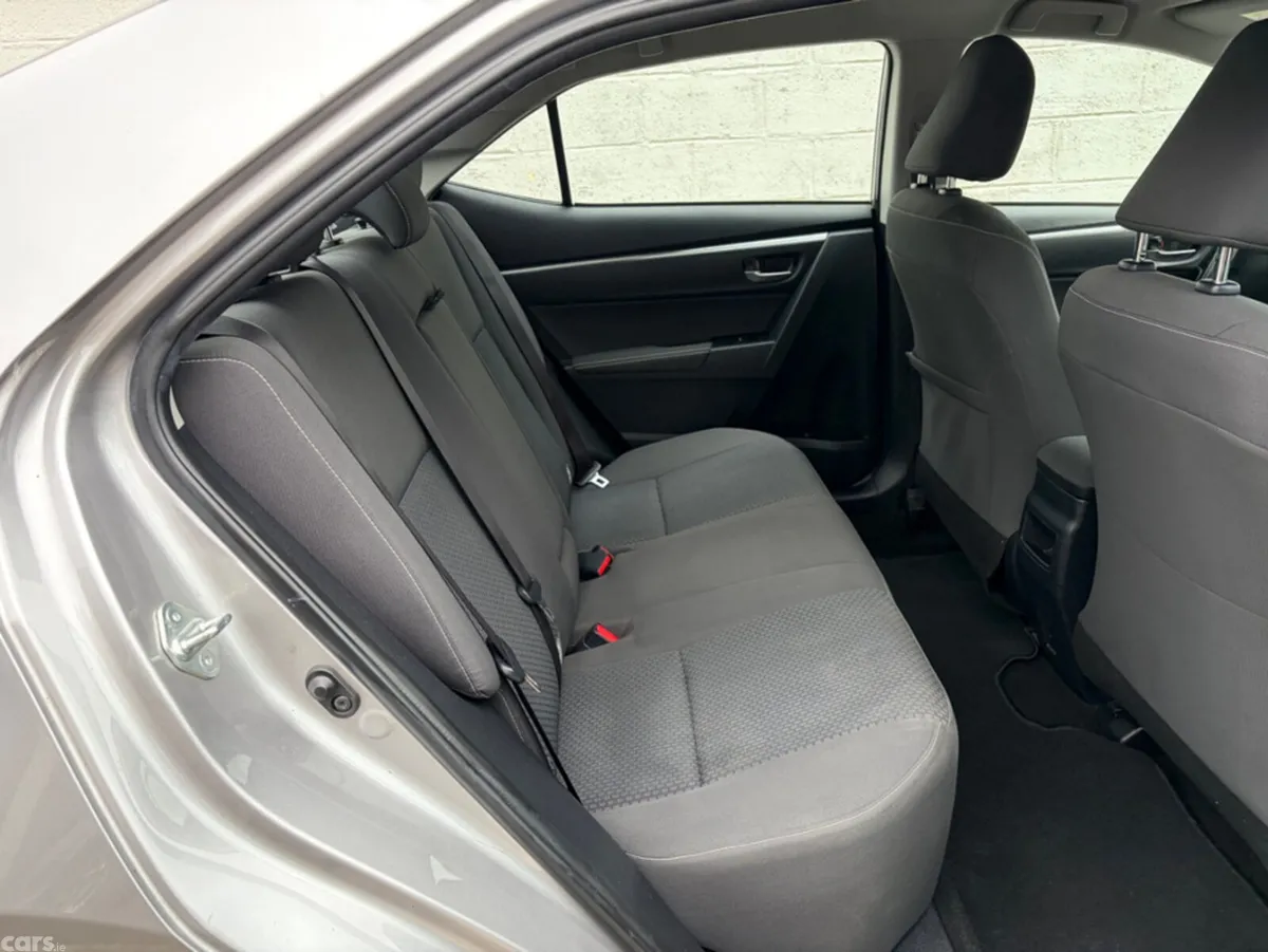 Toyota Corolla Saloon, Petrol, 2018, Grey