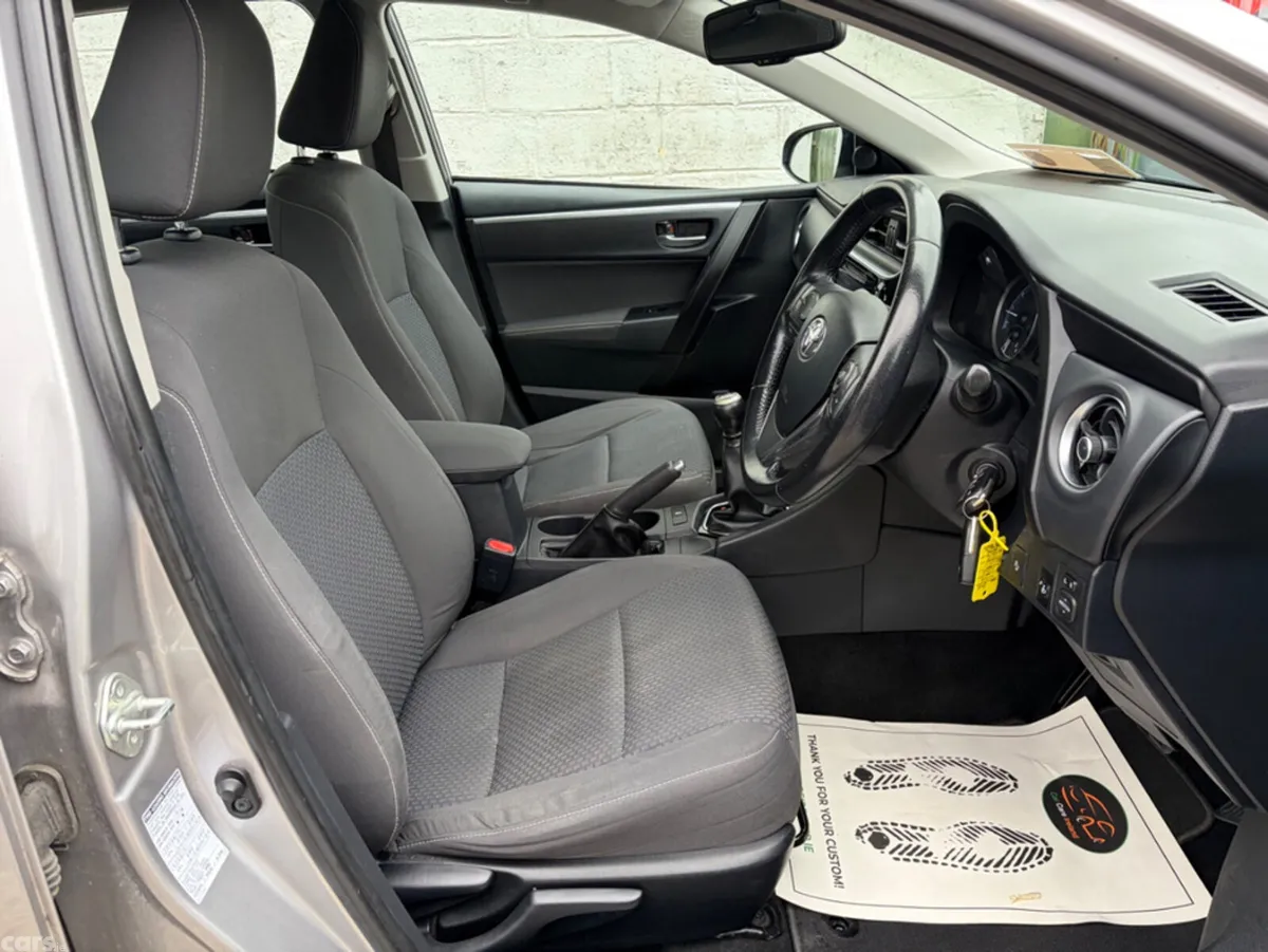 Toyota Corolla Saloon, Petrol, 2018, Grey
