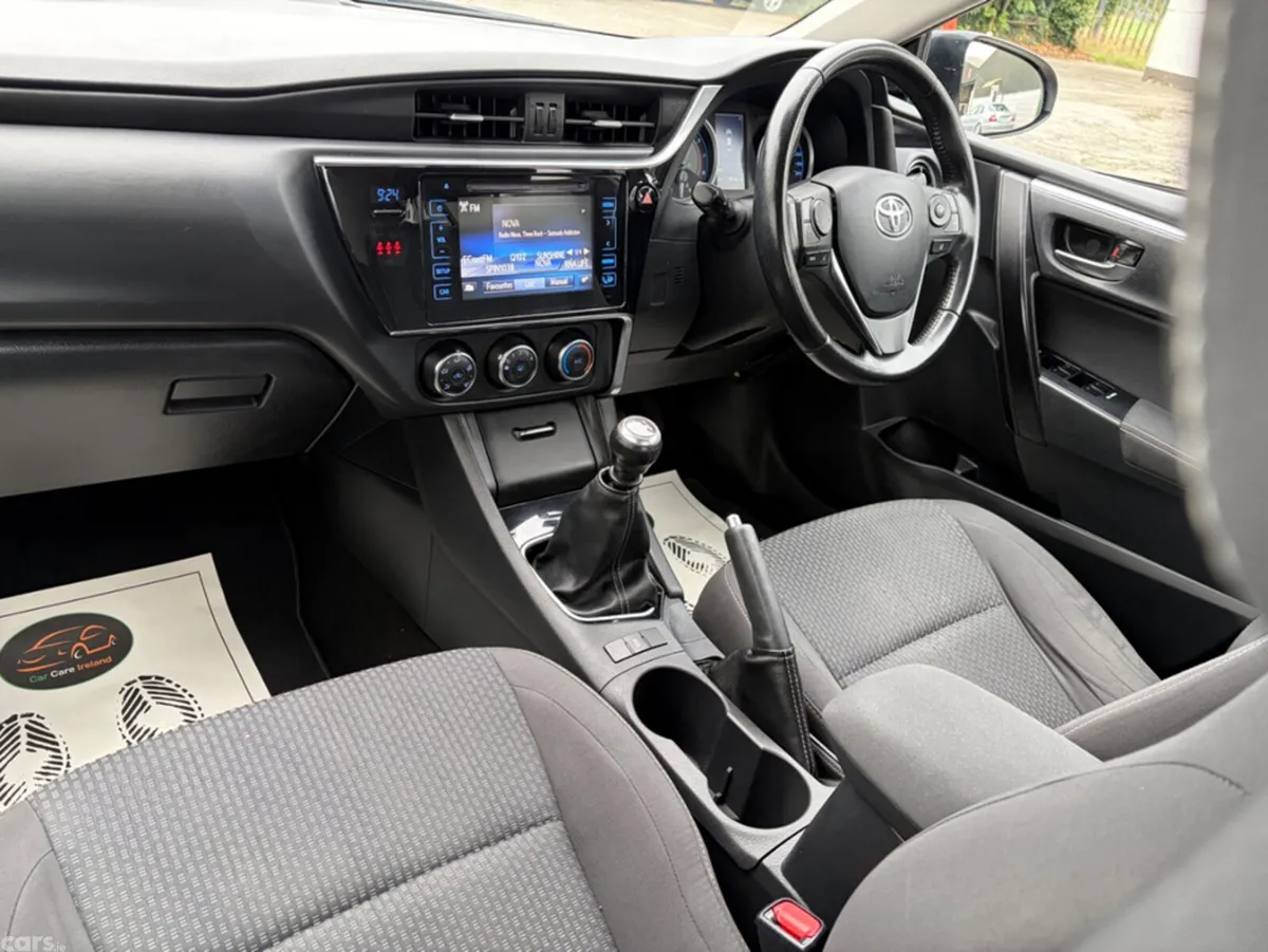 Toyota Corolla Saloon, Petrol, 2018, Grey