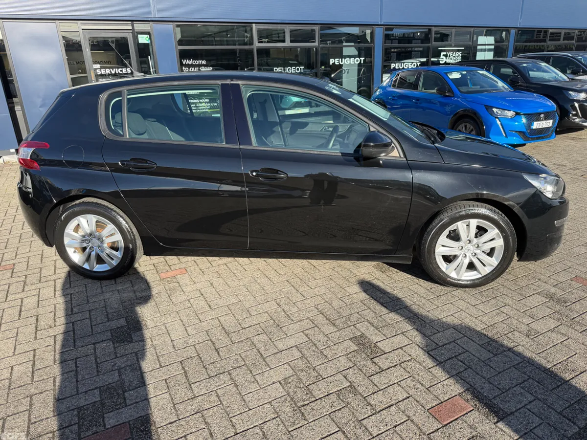 Peugeot 308 Hatchback, Petrol, 2016, Black