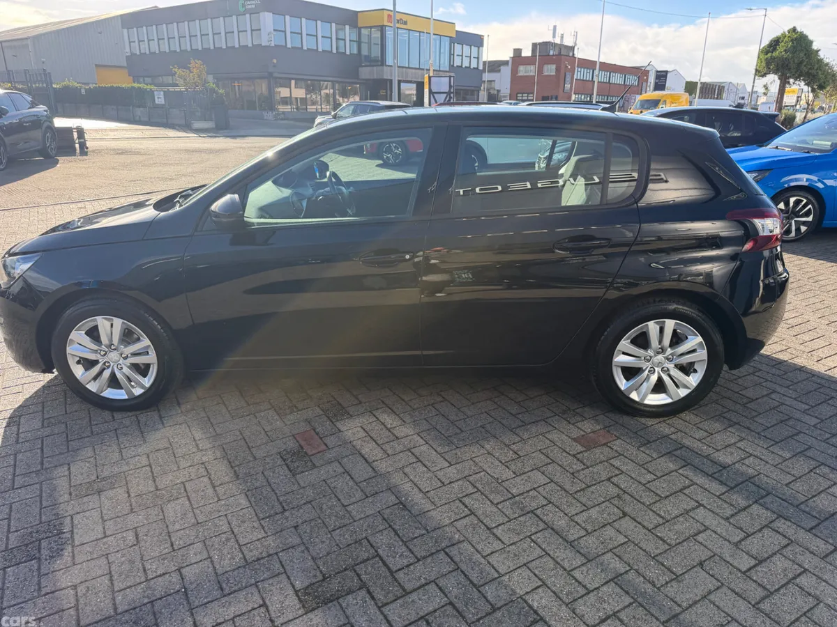 Peugeot 308 Hatchback, Petrol, 2016, Black