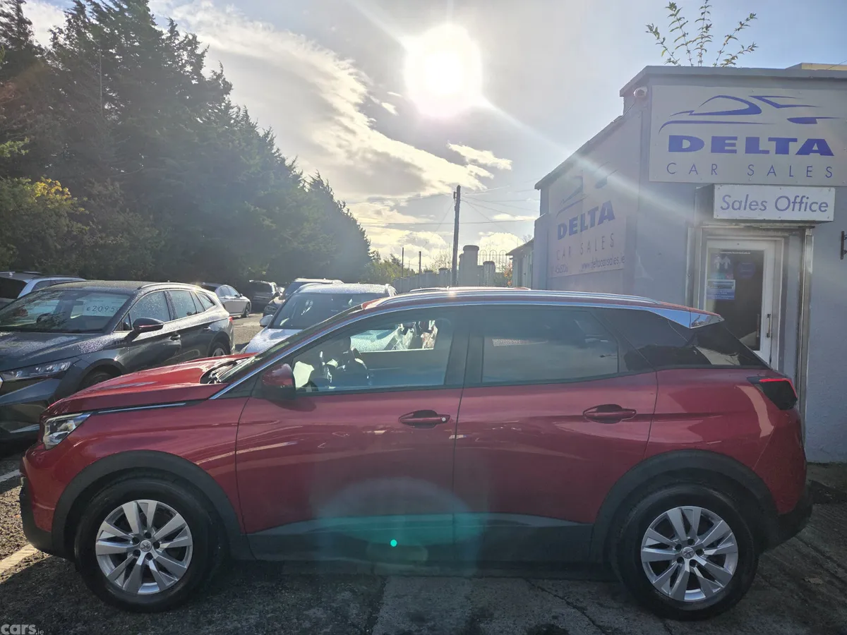 Peugeot 3008 MPV, Petrol, 2020, Red