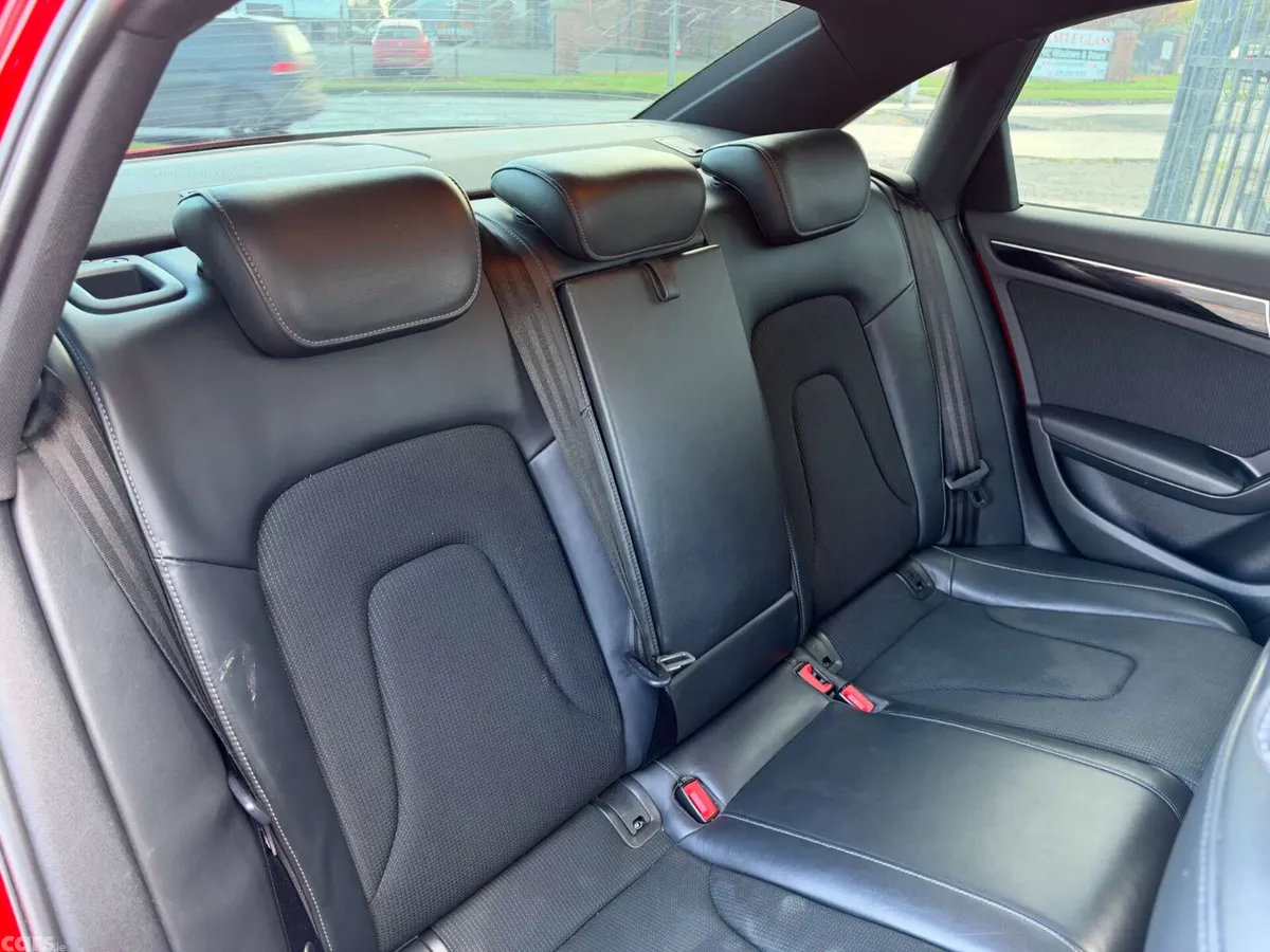 Audi A4 Saloon, Diesel, 2015, Red