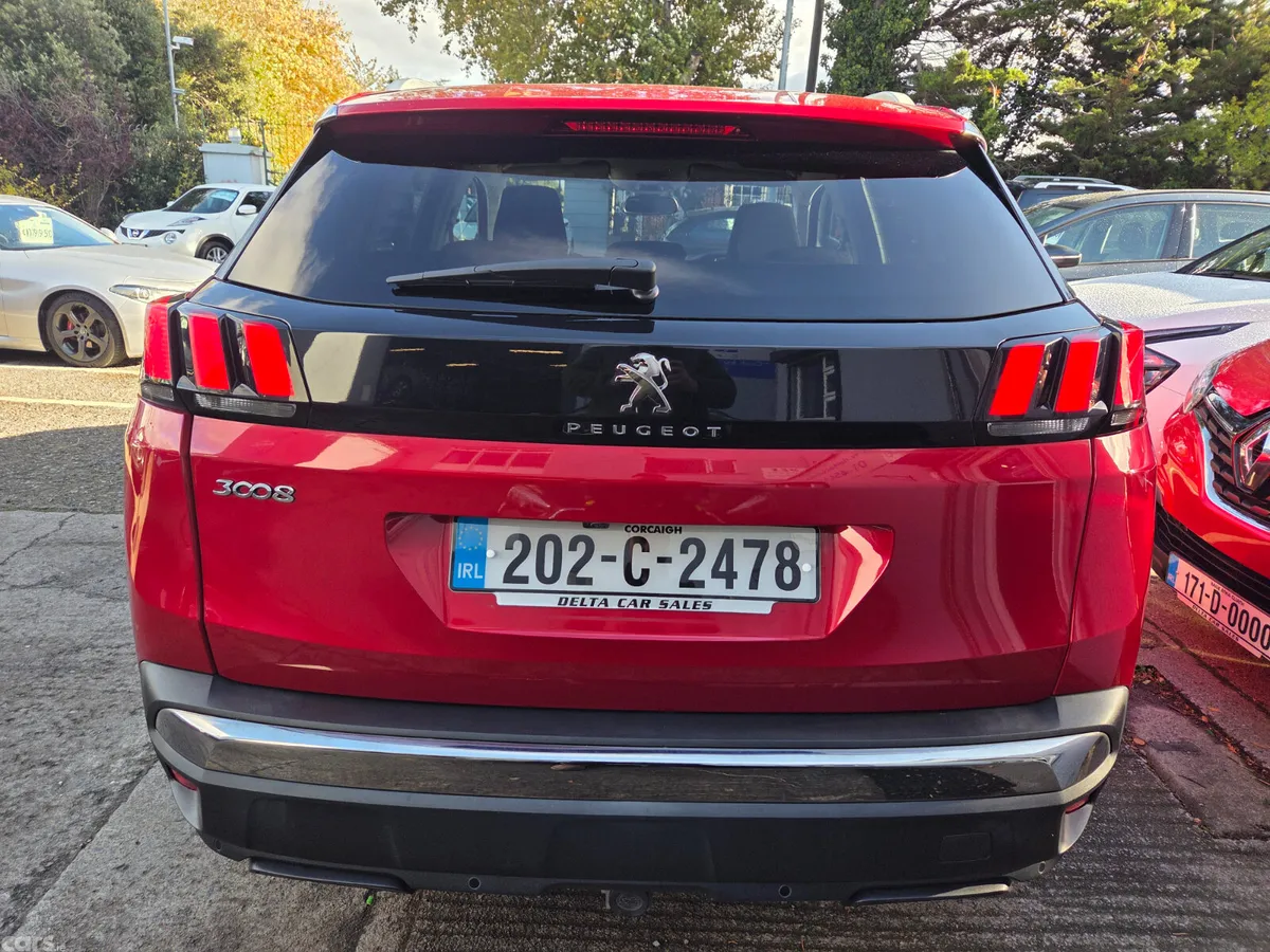 Peugeot 3008 MPV, Petrol, 2020, Red