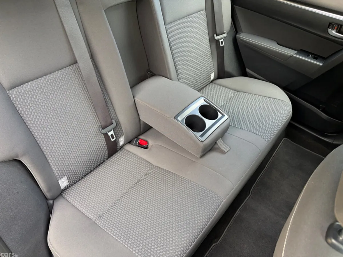 Toyota Corolla Saloon, Petrol, 2018, Grey