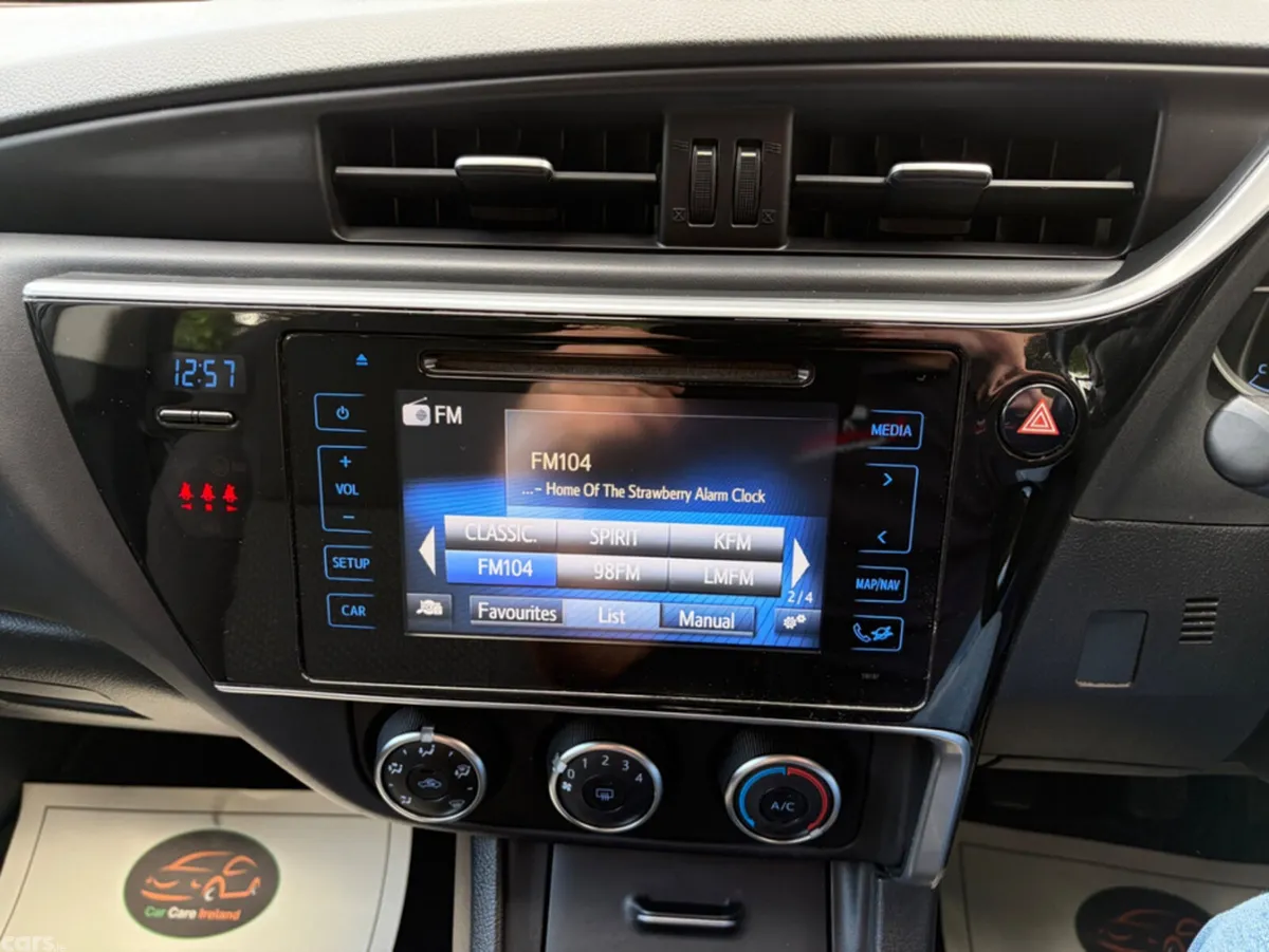 Toyota Corolla Saloon, Petrol, 2018, Grey