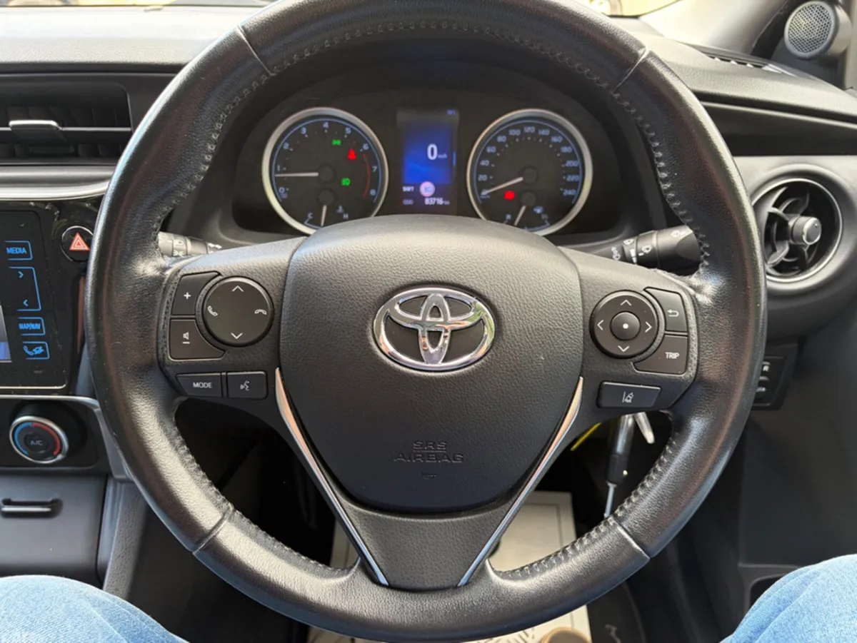 Toyota Corolla Saloon, Petrol, 2018, Grey