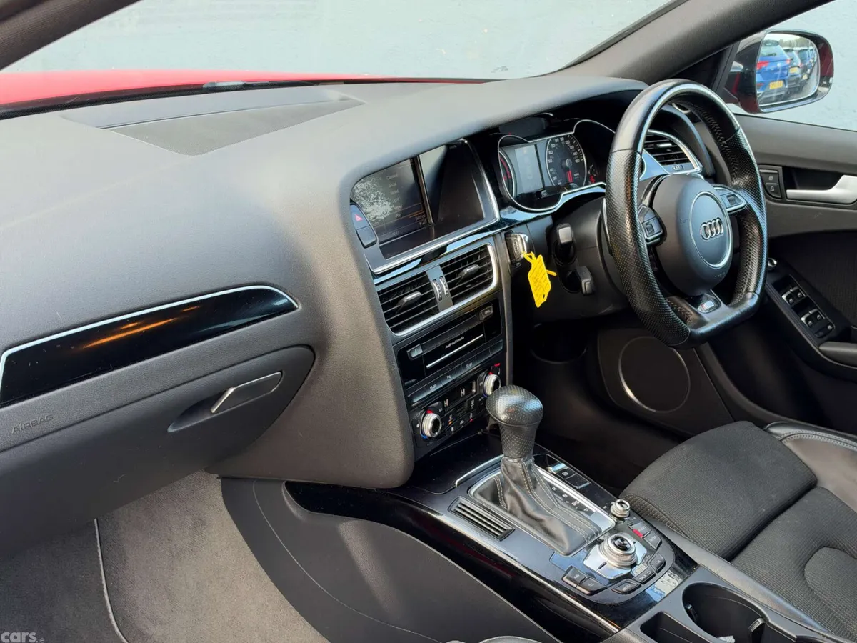 Audi A4 Saloon, Diesel, 2015, Red