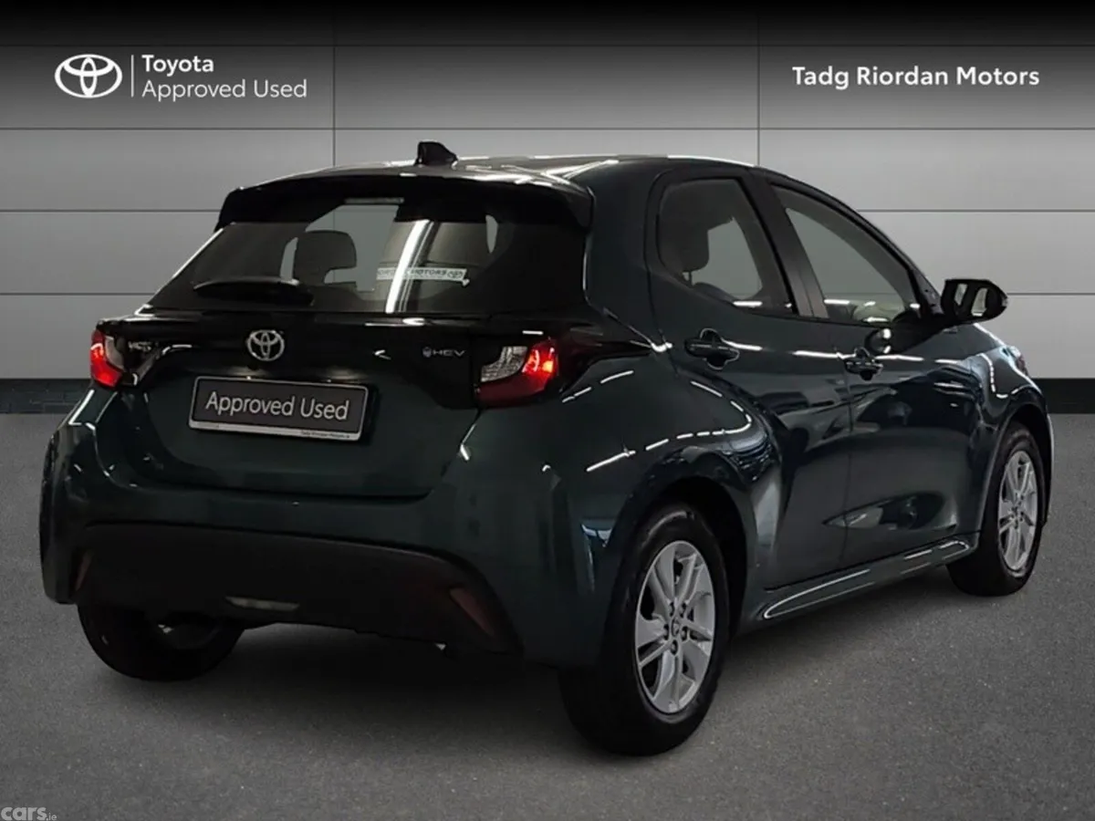 Toyota Yaris Hatchback, Petrol Hybrid, 2026, Green
