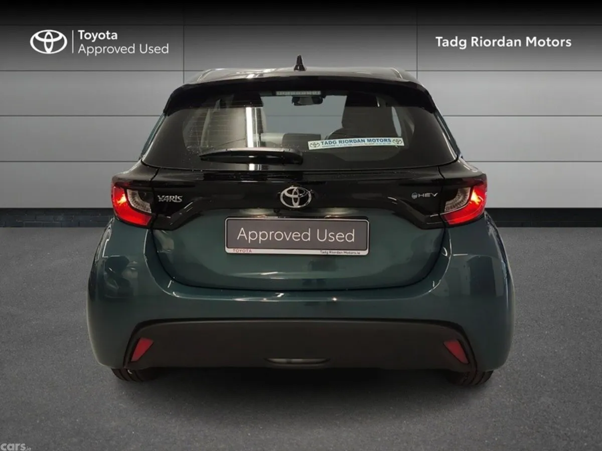 Toyota Yaris Hatchback, Petrol Hybrid, 2026, Green