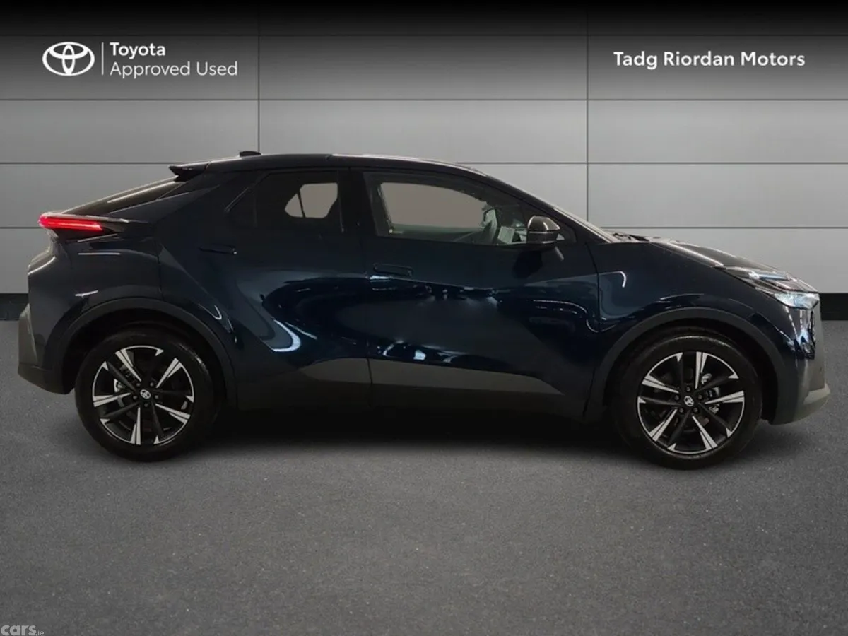 Toyota C-HR SUV, Petrol Hybrid, 2026, Blue