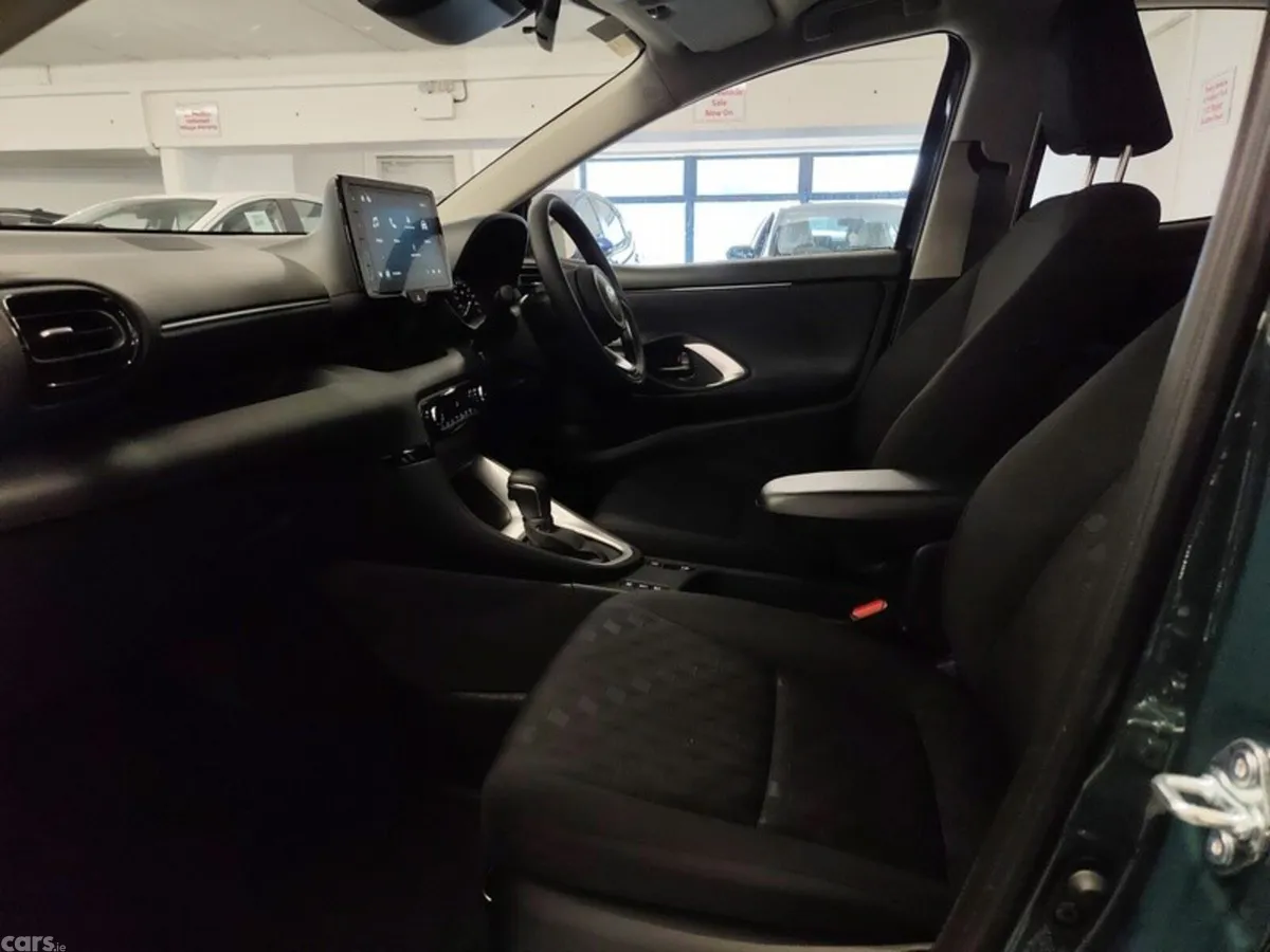 Toyota Yaris Hatchback, Petrol Hybrid, 2026, Green