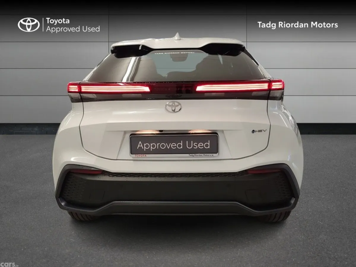 Toyota C-HR SUV, Petrol Hybrid, 2026, White