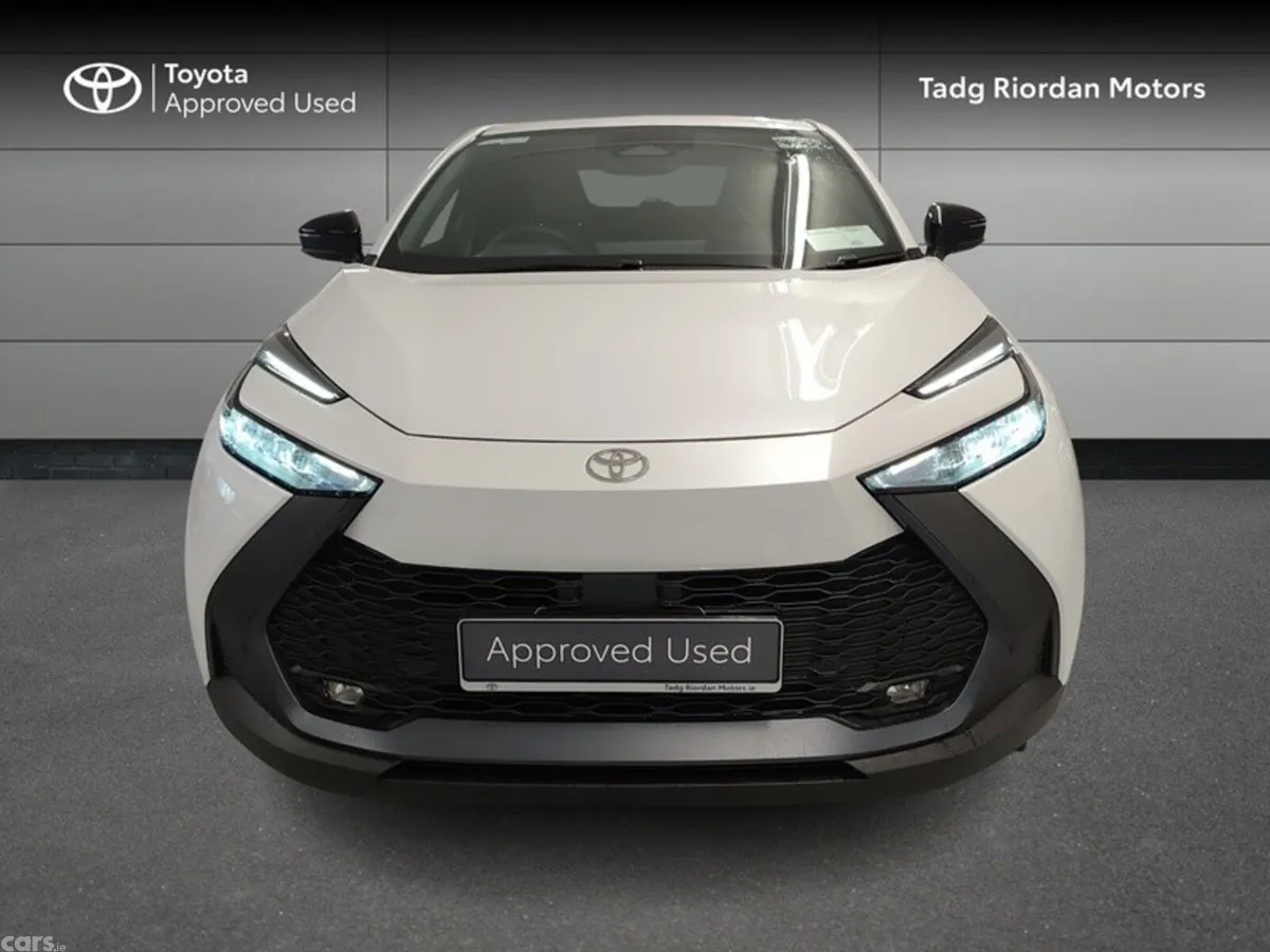 Toyota C-HR SUV, Petrol Hybrid, 2026, White