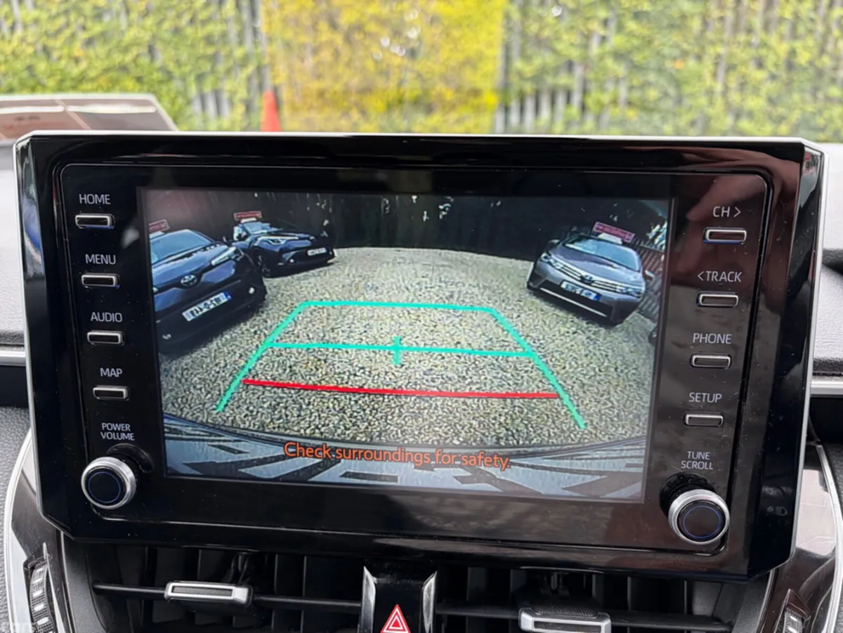 Toyota Corolla Saloon, Petrol Hybrid, 2019, Green
