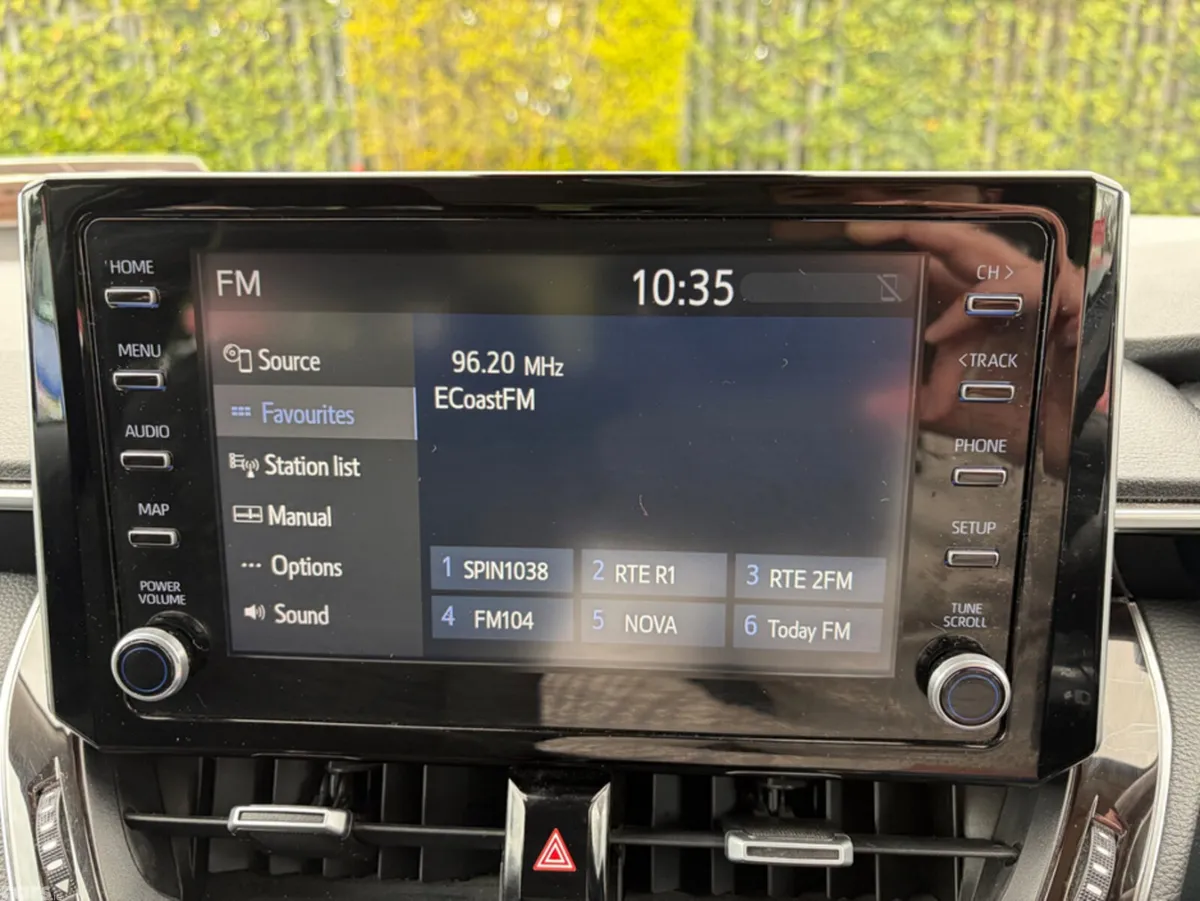 Toyota Corolla Saloon, Petrol Hybrid, 2019, Green
