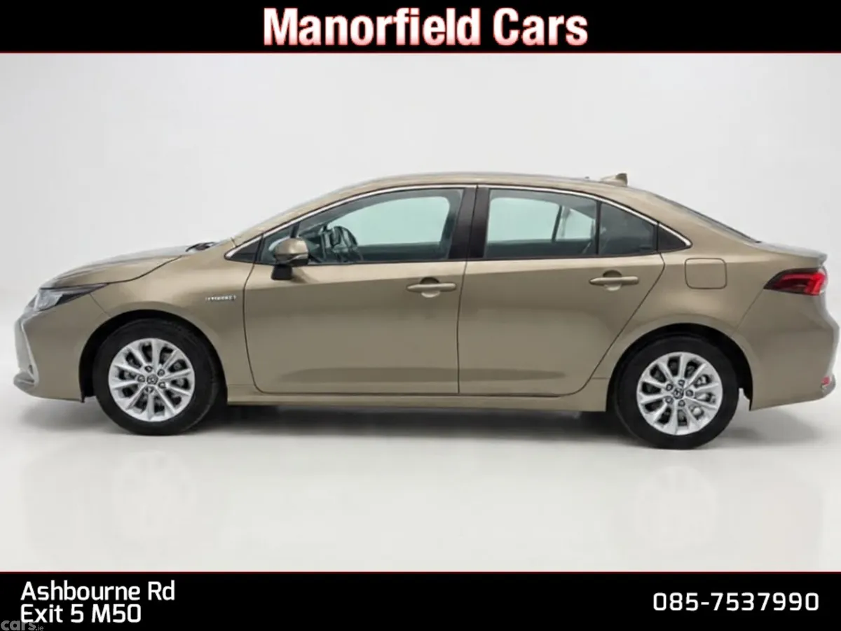 Toyota Corolla Saloon, Petrol Hybrid, 2019, Green