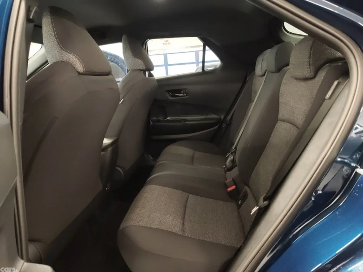 Toyota C-HR SUV, Petrol Hybrid, 2026, Blue