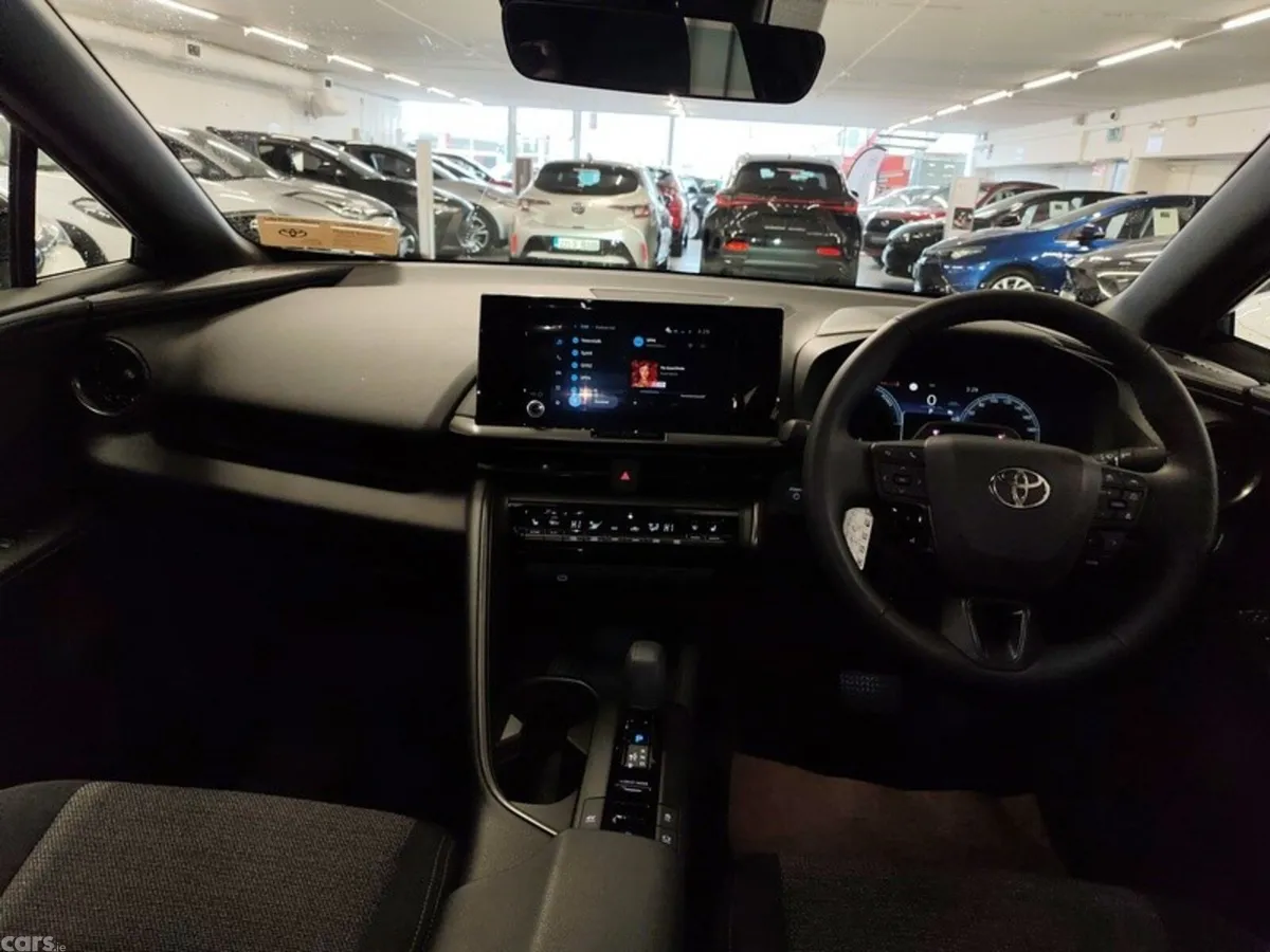 Toyota C-HR SUV, Petrol Hybrid, 2026, White