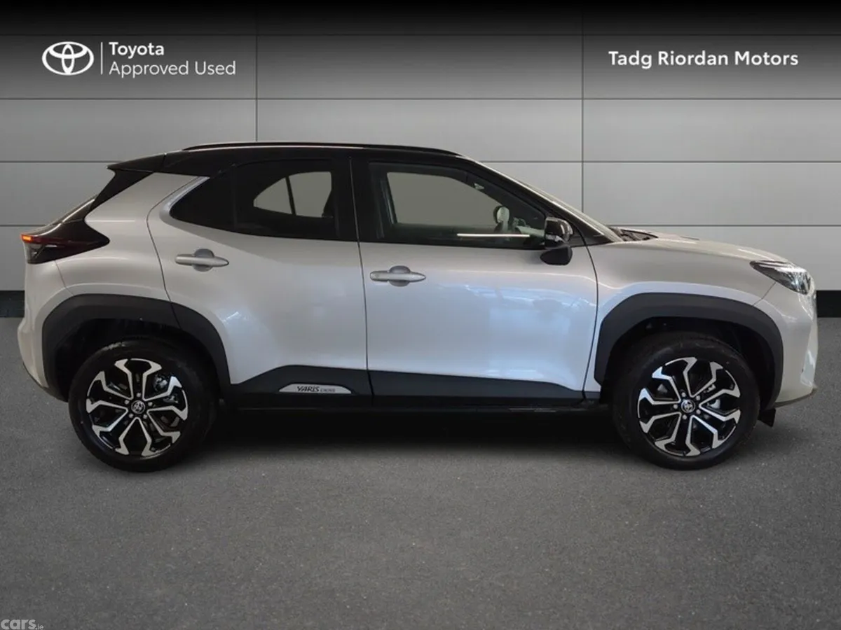 Toyota Yaris Cross Hatchback, Petrol Hybrid, 2026, Grey