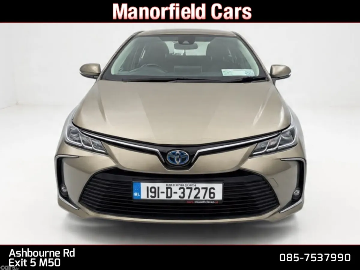 Toyota Corolla Saloon, Petrol Hybrid, 2019, Green