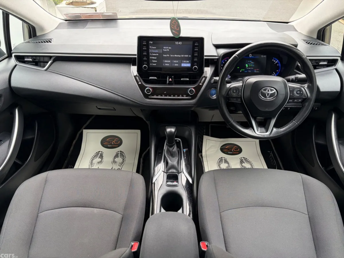 Toyota Corolla Saloon, Petrol Hybrid, 2019, Green