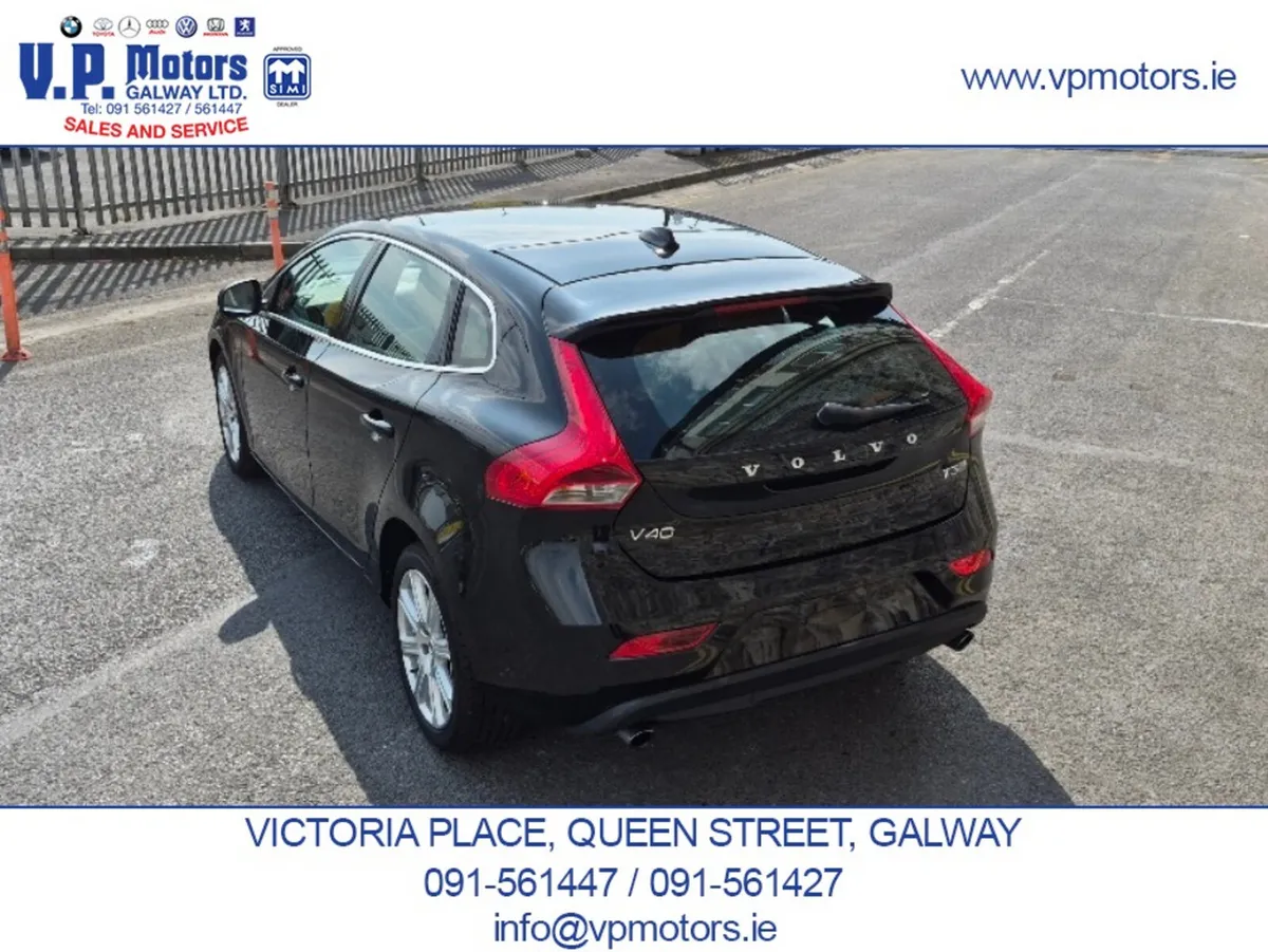 Volvo V40 Hatchback, Petrol, 2020, Black