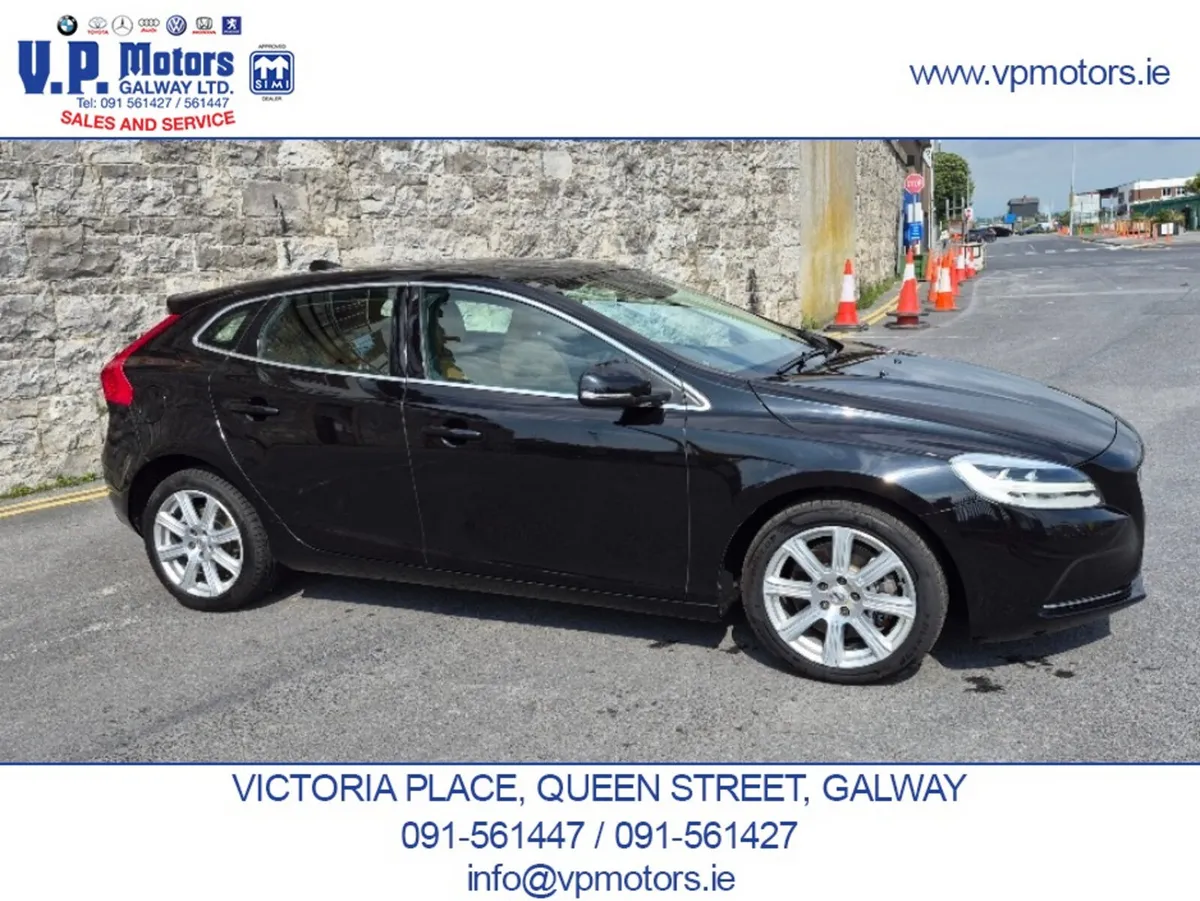 Volvo V40 Hatchback, Petrol, 2020, Black