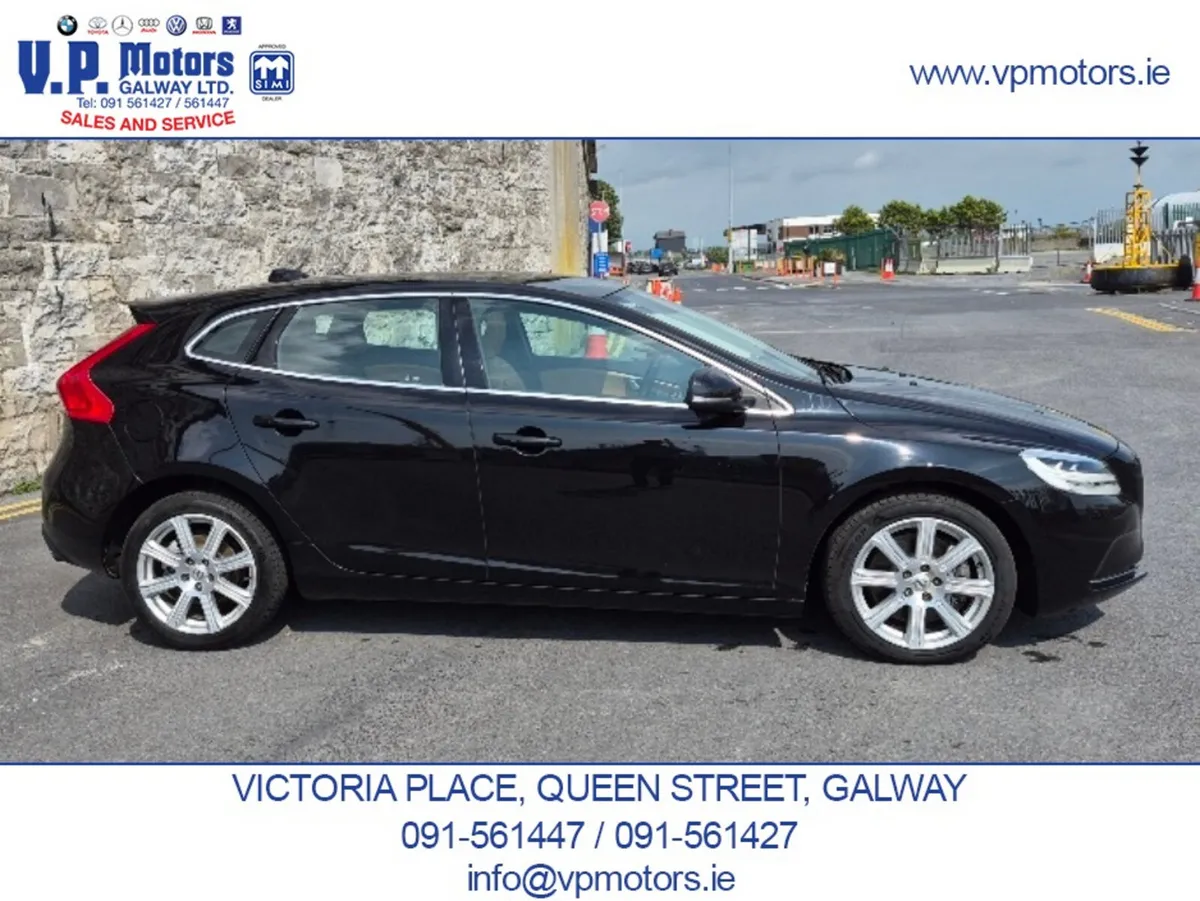 Volvo V40 Hatchback, Petrol, 2020, Black