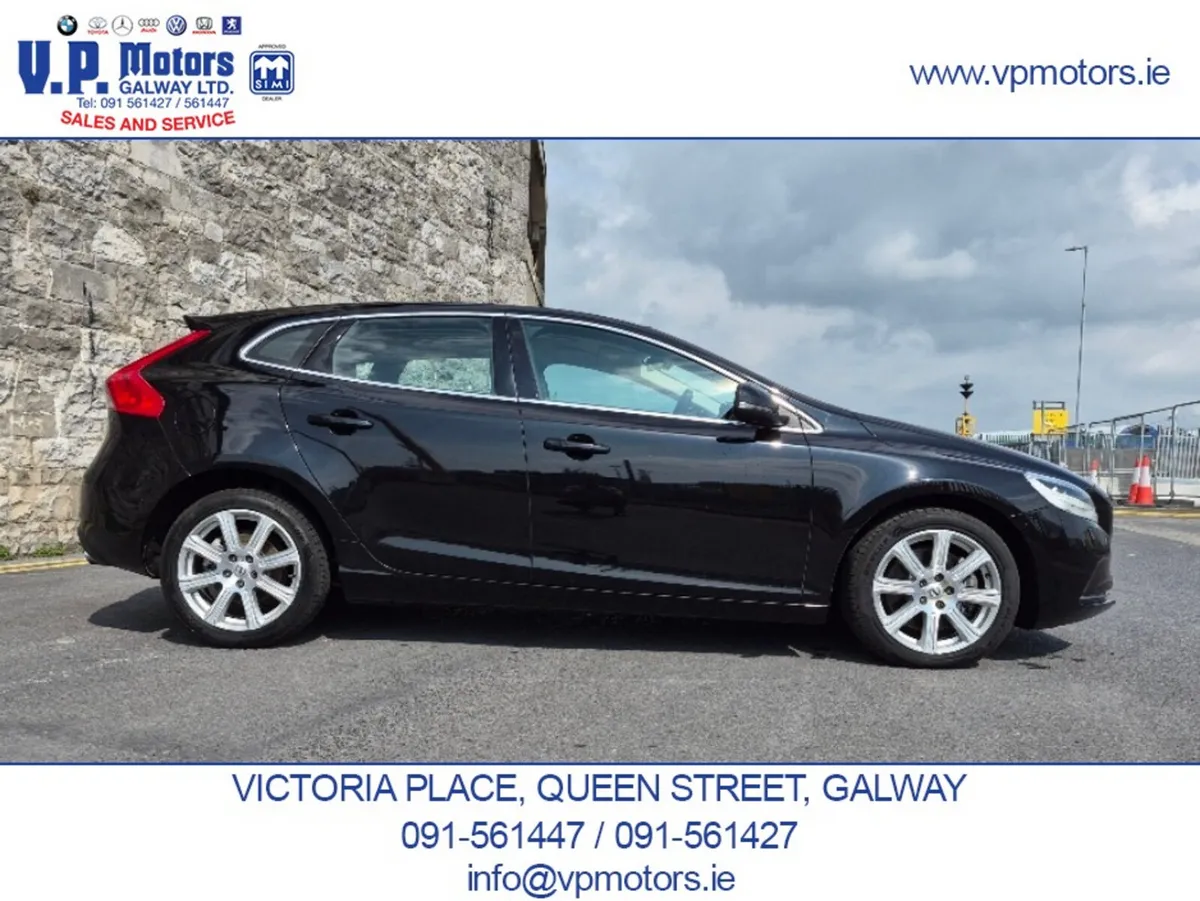 Volvo V40 Hatchback, Petrol, 2020, Black