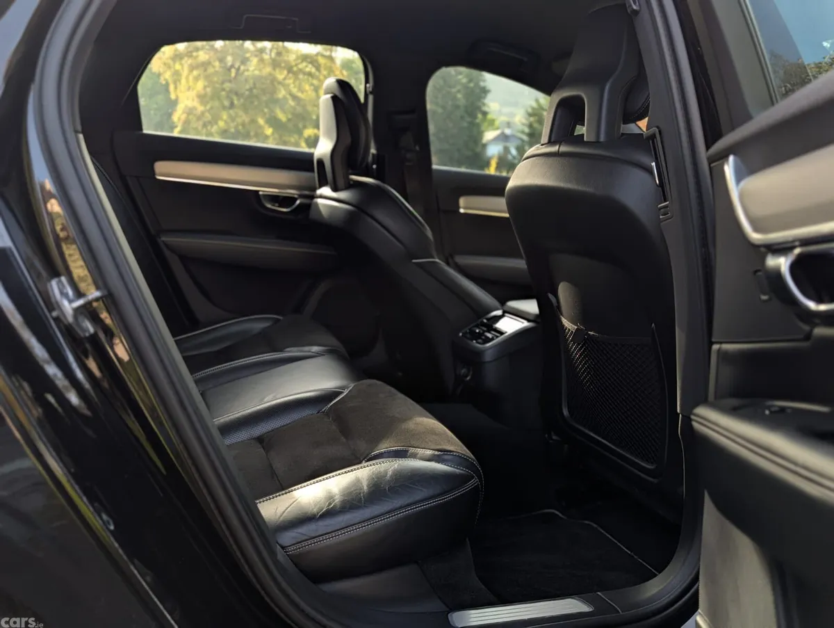 Volvo S90 Saloon, Diesel, 2019, Black