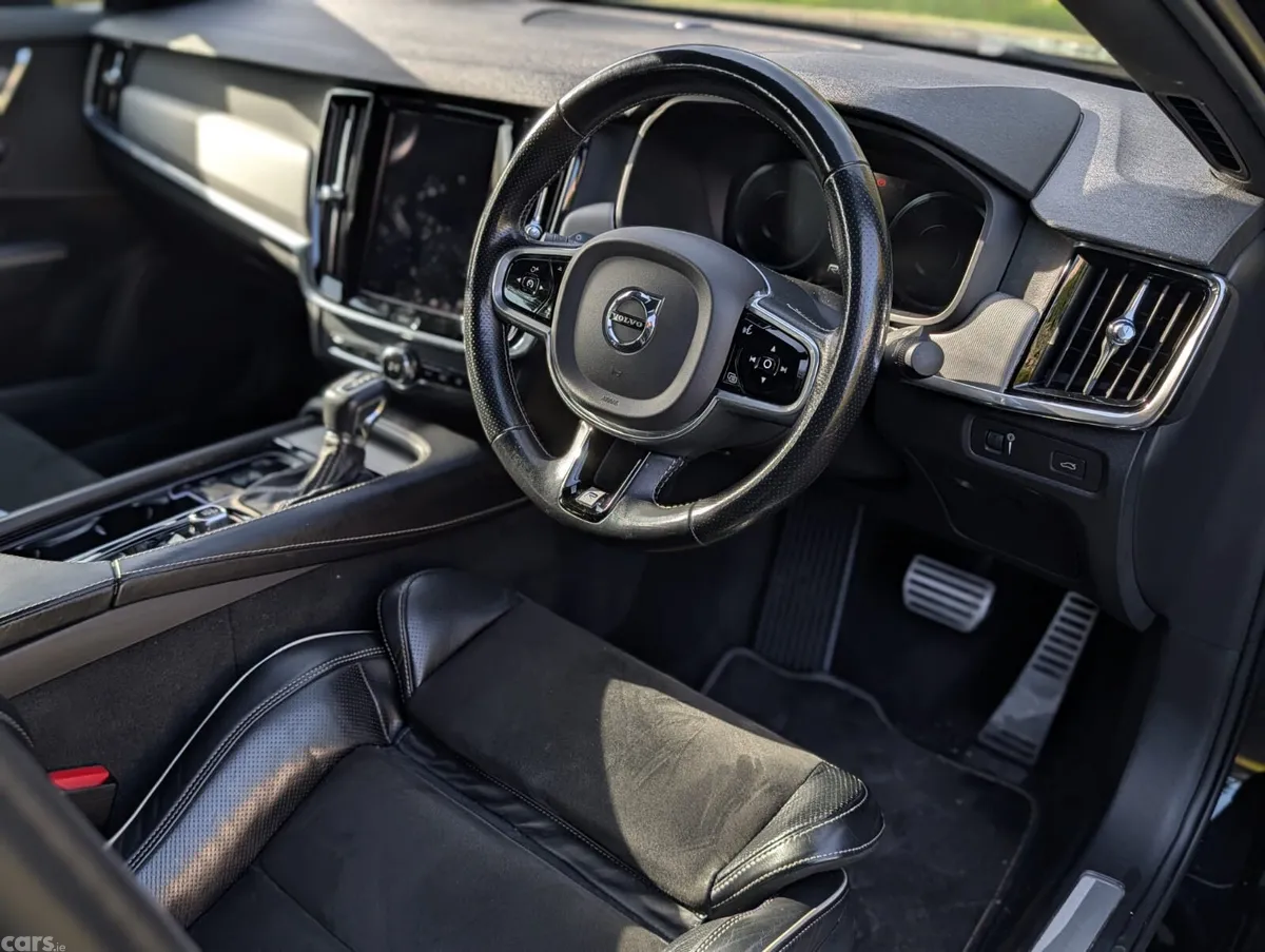 Volvo S90 Saloon, Diesel, 2019, Black