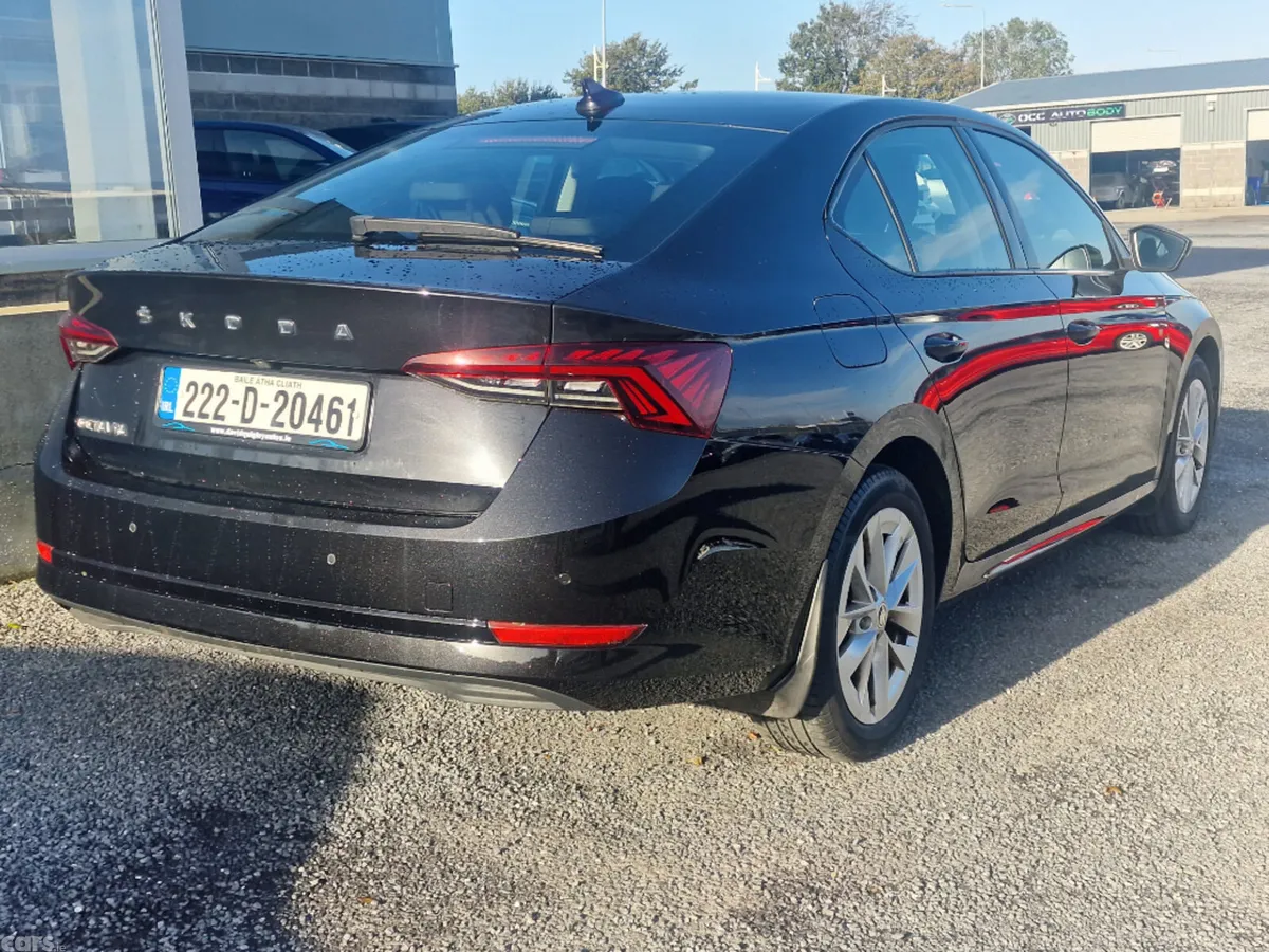 Skoda Octavia Saloon, Diesel, 2022, Black
